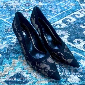 Richard Tyler black lace shoes 🕸